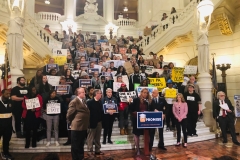 27 de marzo de 2019: La senadora Katie Muth se unió a cientos de estudiantes del Sistema Estatal de Educación Superior de Pensilvania, legisladores de la Cámara y el Senado, funcionarios de educación y defensores en una manifestación para impulsar la universidad gratuita a través de Pennsylvania Promise.