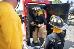 4 de septiembre de 2019: Los senadores prueban el entrenamiento de primera respuesta con los bomberos de Pittsburgh.