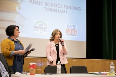 23 de enero de 2020: La senadora Katie Muth y la representante Danielle Friel Otten organizan una reunión conjunta para discutir la financiación de las escuelas públicas.