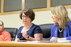 12 de septiembre de 2019: La senadora Katie Muth y la representante Danielle Friel Otten coorganizaron un ayuntamiento para residentes.