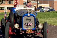 Noviembre 8, 2020: State Senator Katie Muth (D - Chester/Montgomery/Berks) served as the Grand Marshal of the community organized Veteran’s Day vehicle parade for residents at the Southeastern Veterans’ Center (SEVC) located in East Vincent Township, Chester County on Domingo, Noviembre 8th.