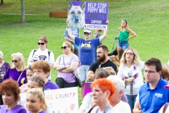 August 25, 2019: Senators Katie Muth and Andy Dinniman joined animal advocates in Upper Merion yesterday for a rally to promote passage of “Victoria’s Law” that would prohibit the sale of dogs or cats in pet shops in an attempt to close puppy mills in Pennsylvania.