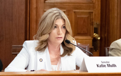 La senadora Katie Muth vota a favor de mantener la declaración de emergencia del Gobernador